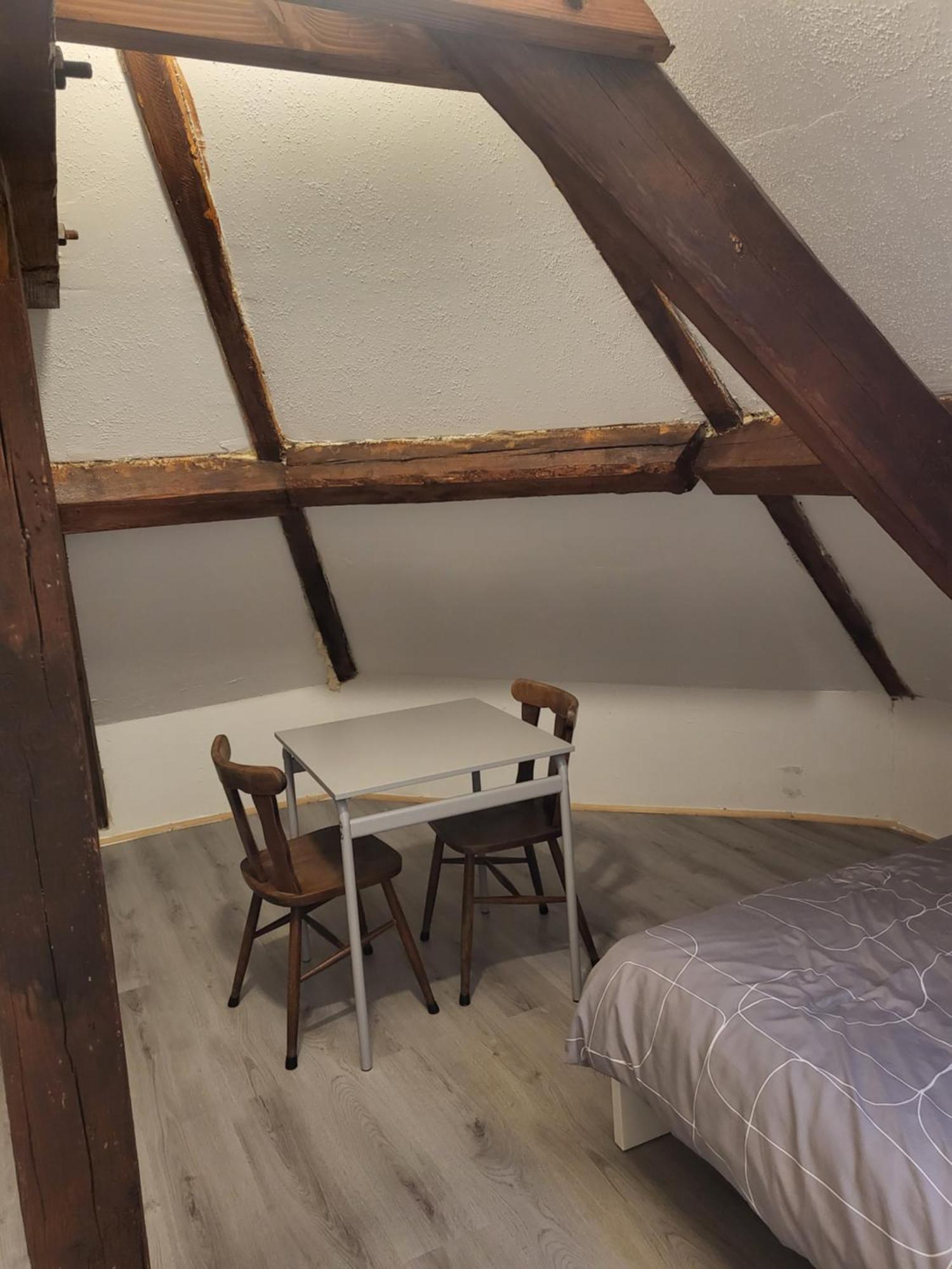 Gasthuis Enrike 3 *